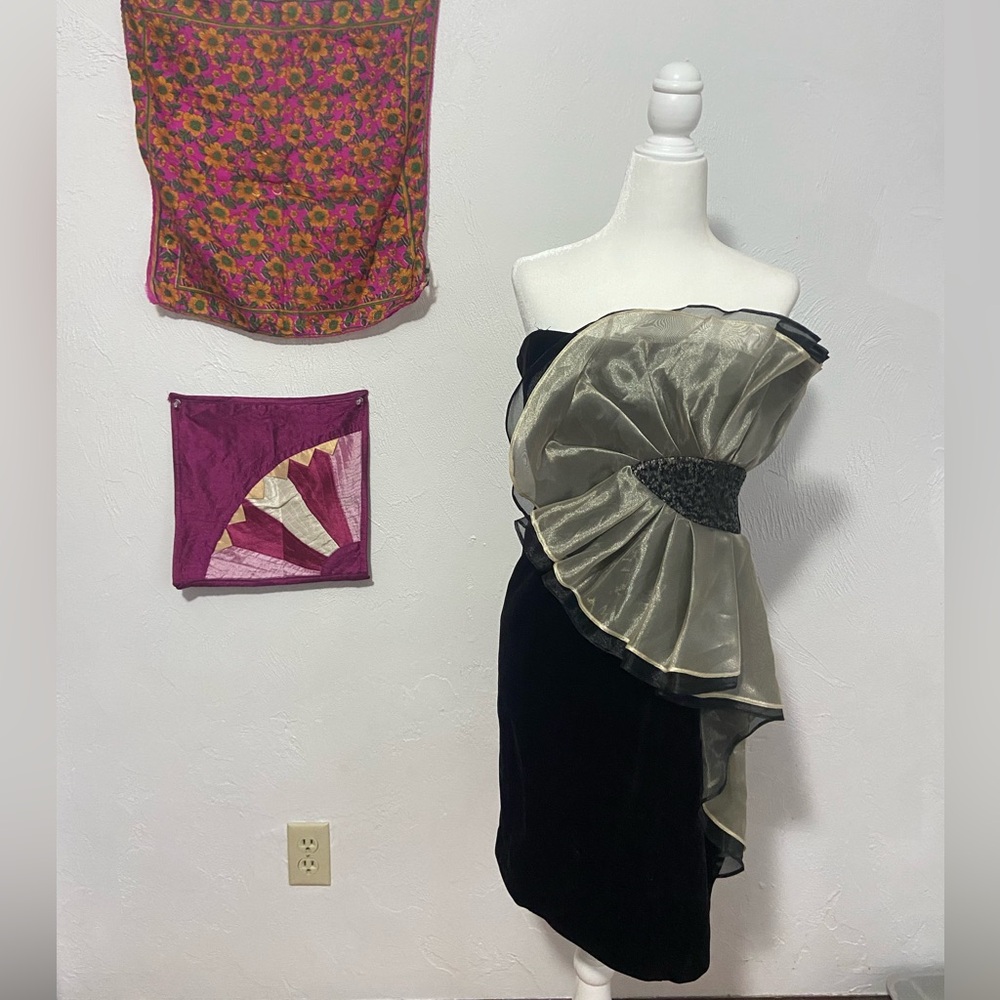 Vintage 80s 90s Betsy & Adam Little Black Dress